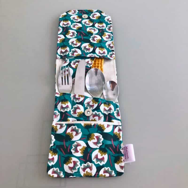 Pochette à couverts avec serviette. fabrication française. Maison Pivoine