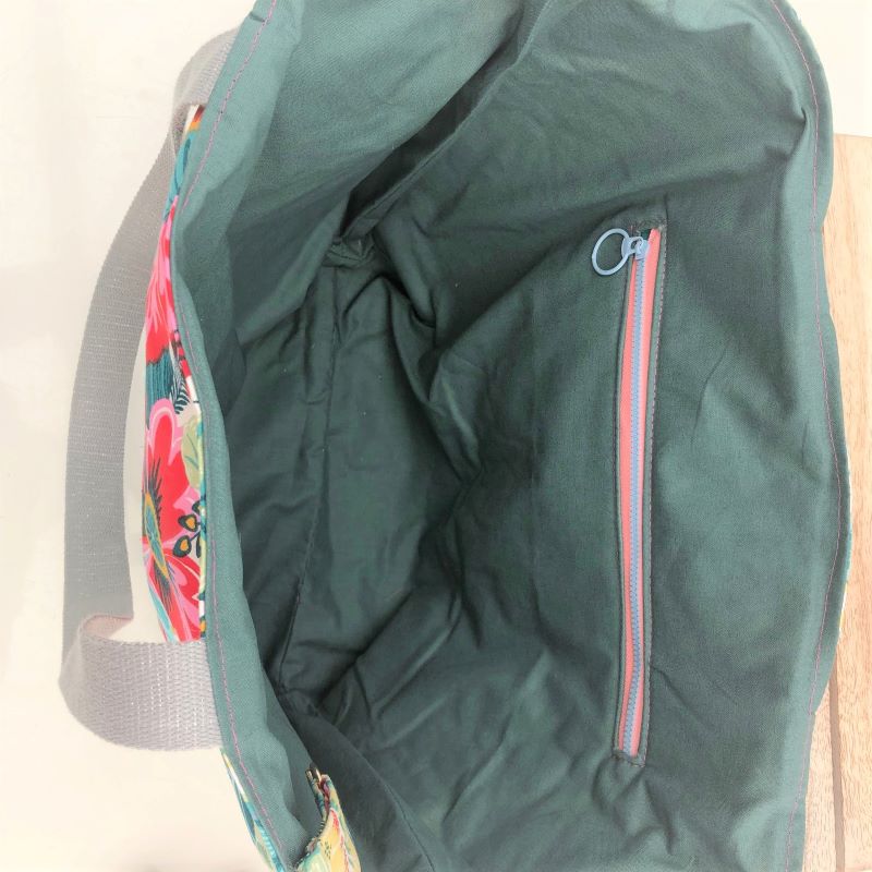 La poche zippée du sac magnolia