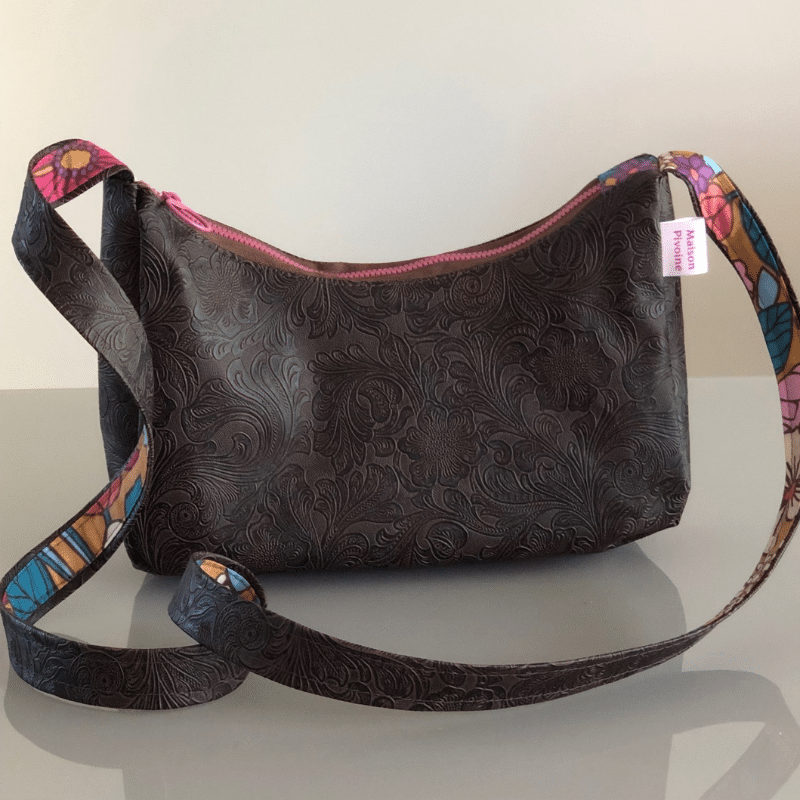 sac demi lune bandoulière marron maison pivoine
