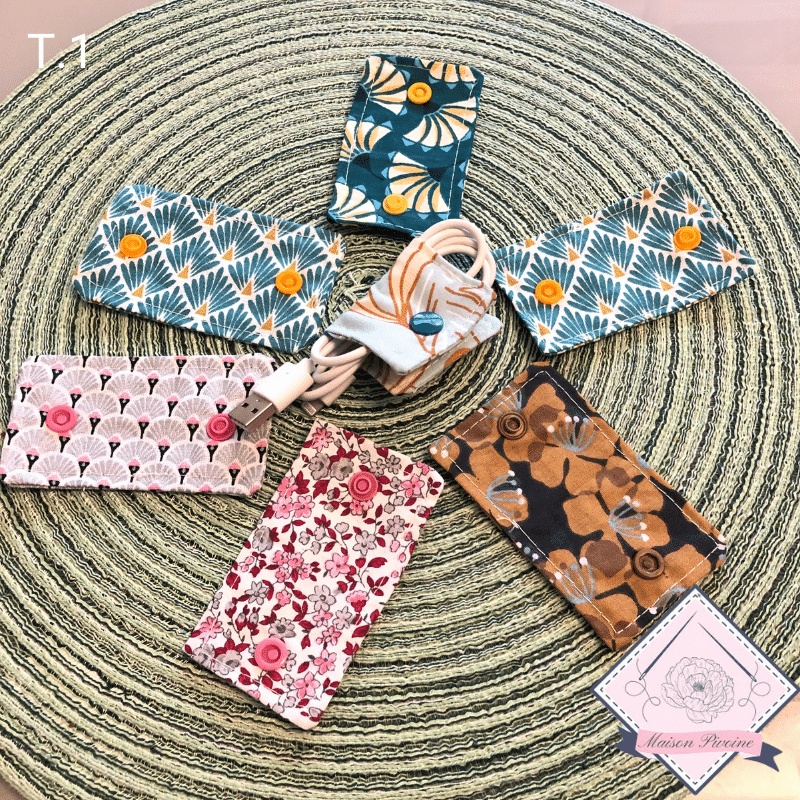 Petit attache-câbles Maison Pivoine