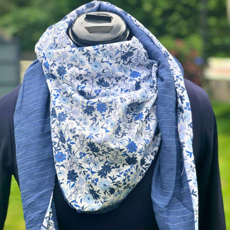 Echarpe chèche femme réversible bleu à petites fleurs - Fabrication à la main française
