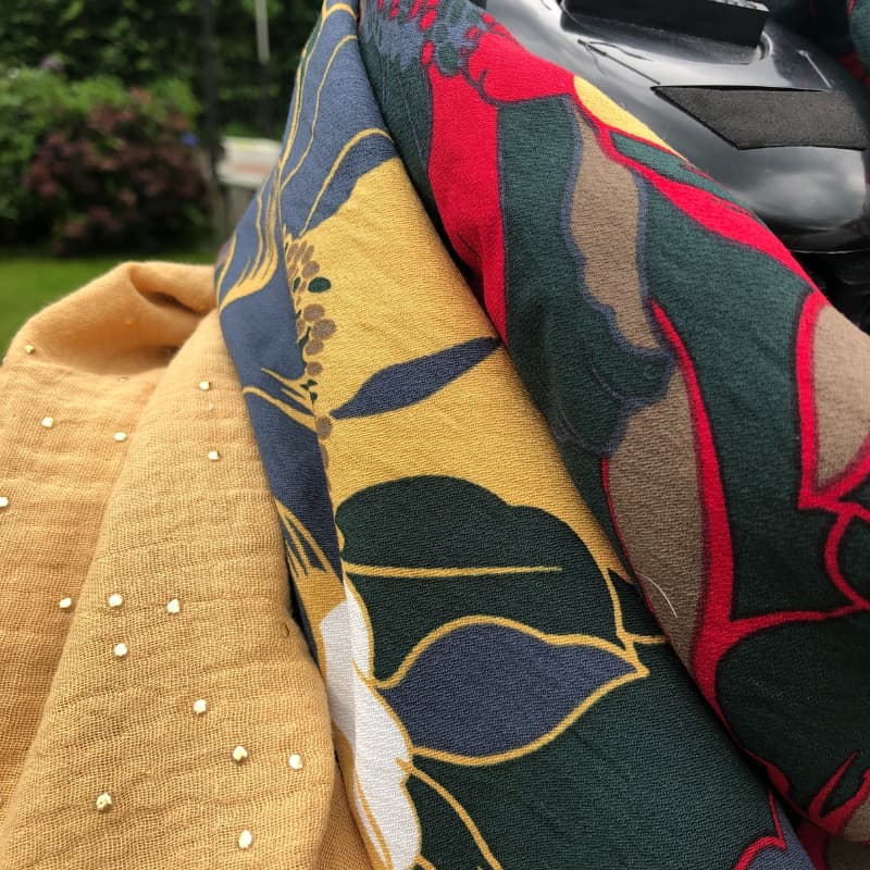 Echarpe chèche femme réversible jaune et vert, avec viscose et double gaze à pois lurex Fabrication artisanale française