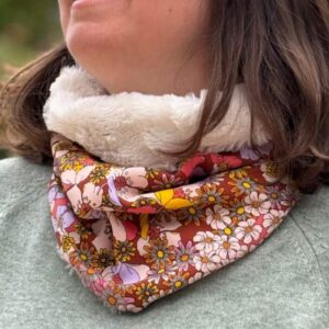 snood-femme-fausse-fourrure-blanche-viscose-fleurie (2)