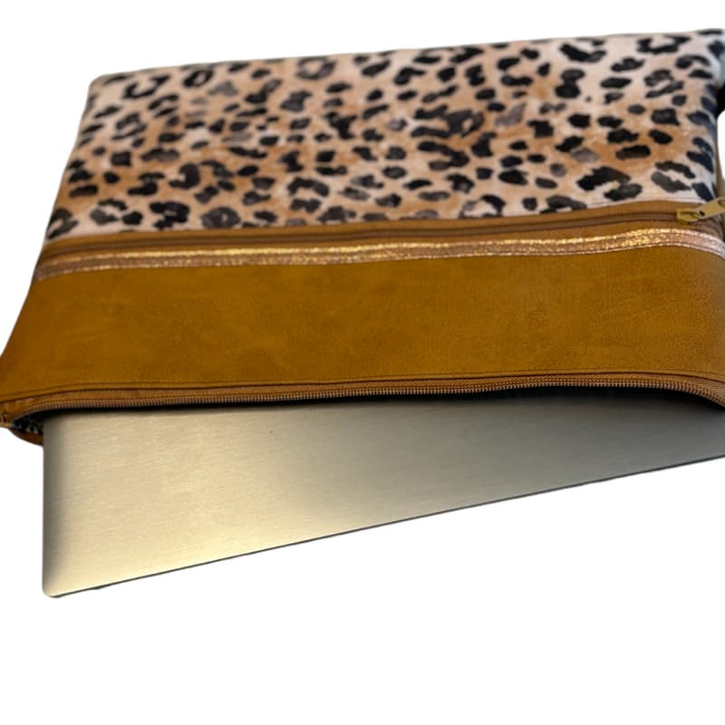 housse ordinateur portable aux motifs léopard avec poche zippée - Fabrication française - Maroquinerie quimperlé