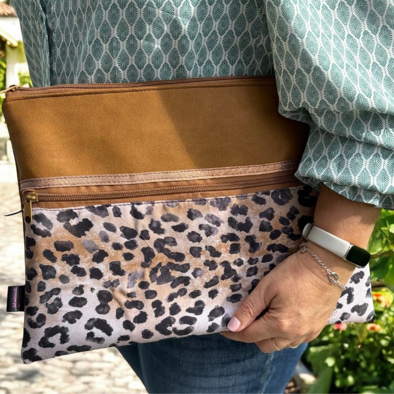 housse ordinateur portable aux motifs léopard avec poche zippée - Fabrication française - Maroquinerie quimperlé