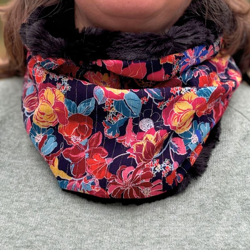 snood femme en fourure avec une viscose coloré