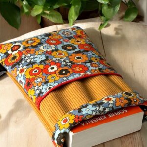 etui-pour-livre-velours-jaune étui pour livre velours jaune et coton motif fleur vintage