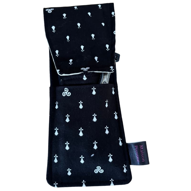 pochette à brosse à dents et rasoir cousu à la main dans un tissu breton par Maison Pivoine en France