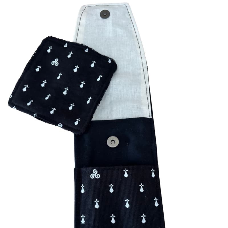 pochette à brosse à dents et rasoir cousu à la main dans un tissu breton par Maison Pivoine en France