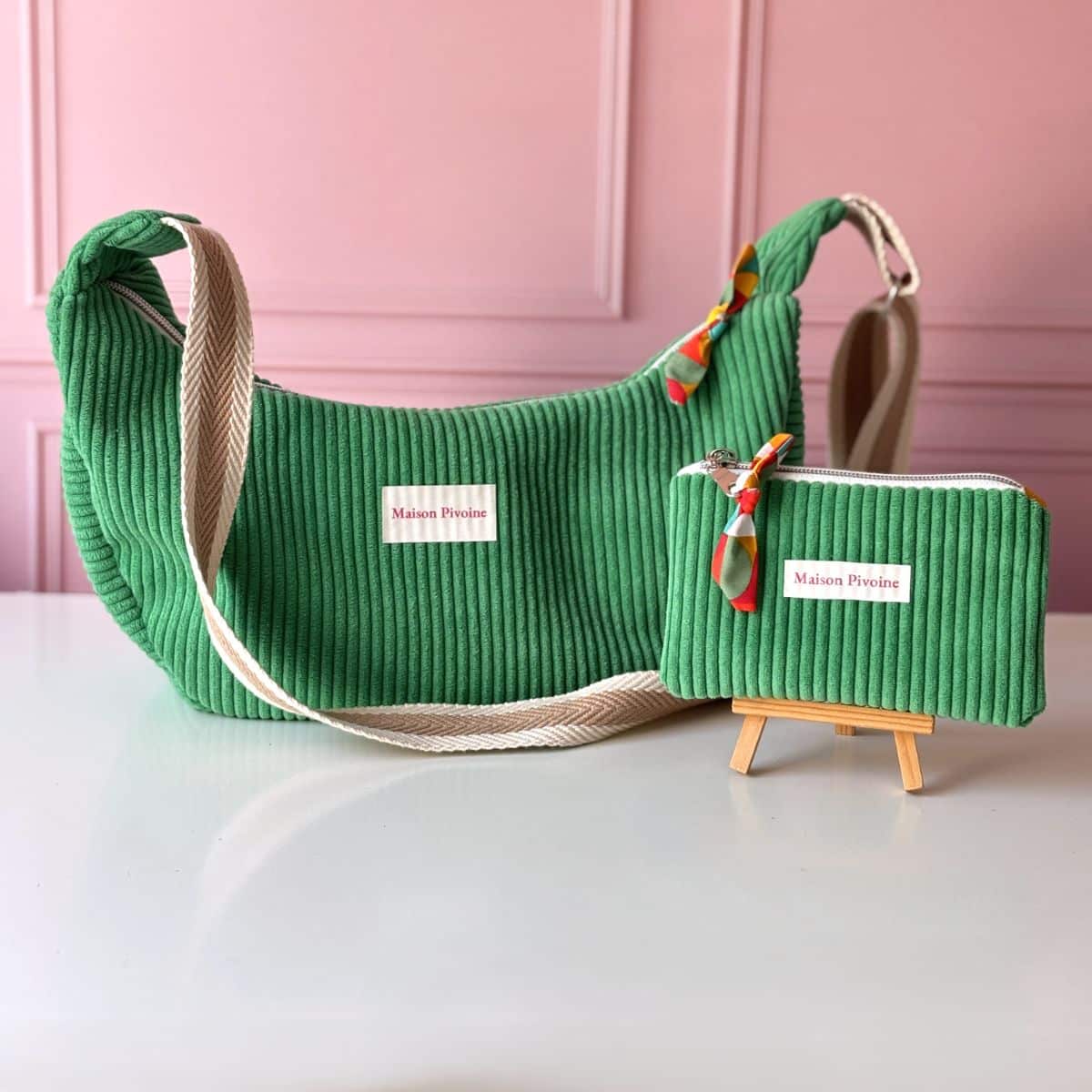sac croissant demi lune en velours cotele vert - Fabrication Maison Pivoine